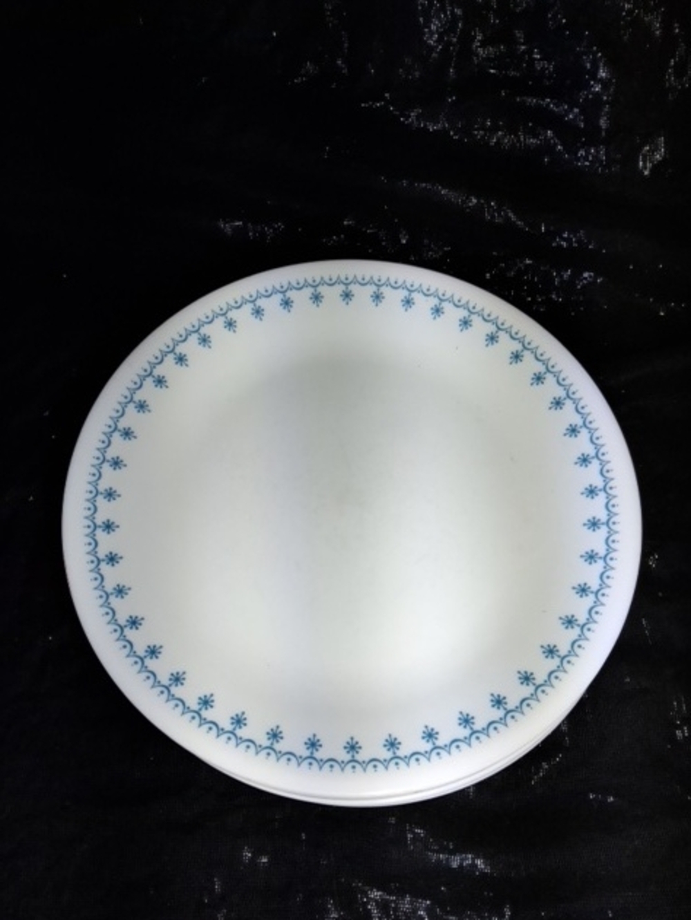 Corelle White Plate with Blue Snowflake Border